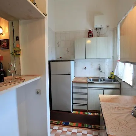Apartment Laura Zaton - Two Bedroom With Terrace And Garden View