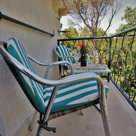 Laura Zaton - Two Bedroom With Terrace And Garden View Apartamento